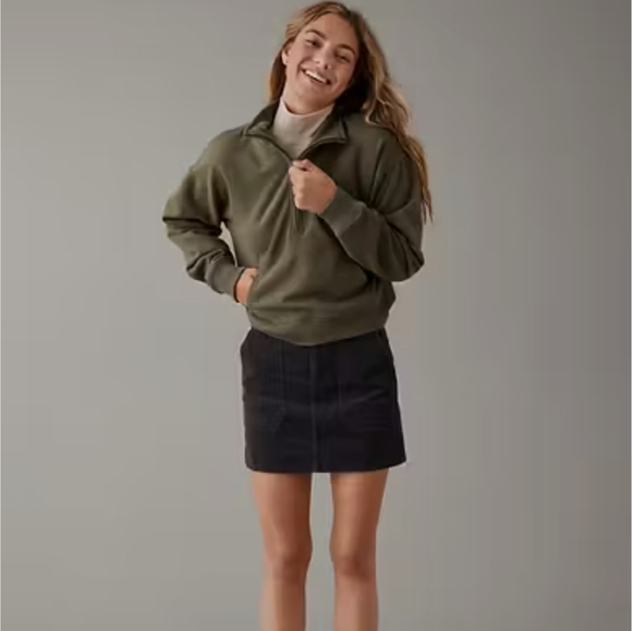 American Eagle Cropped Quarter Zip Sweatshirt - Picture 1 of 4